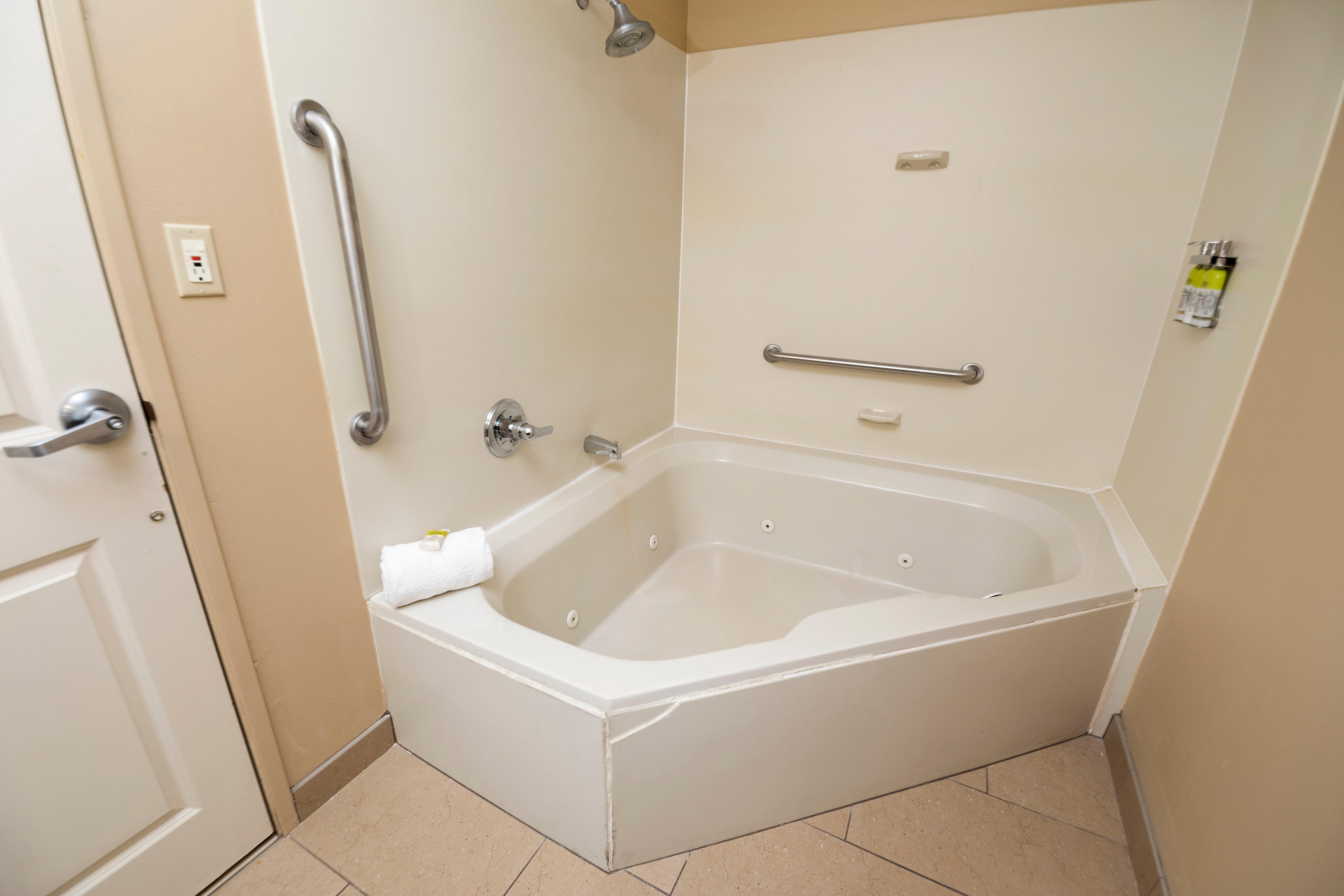 Holiday Inn Express Bloomington West By Ihg Exterior foto