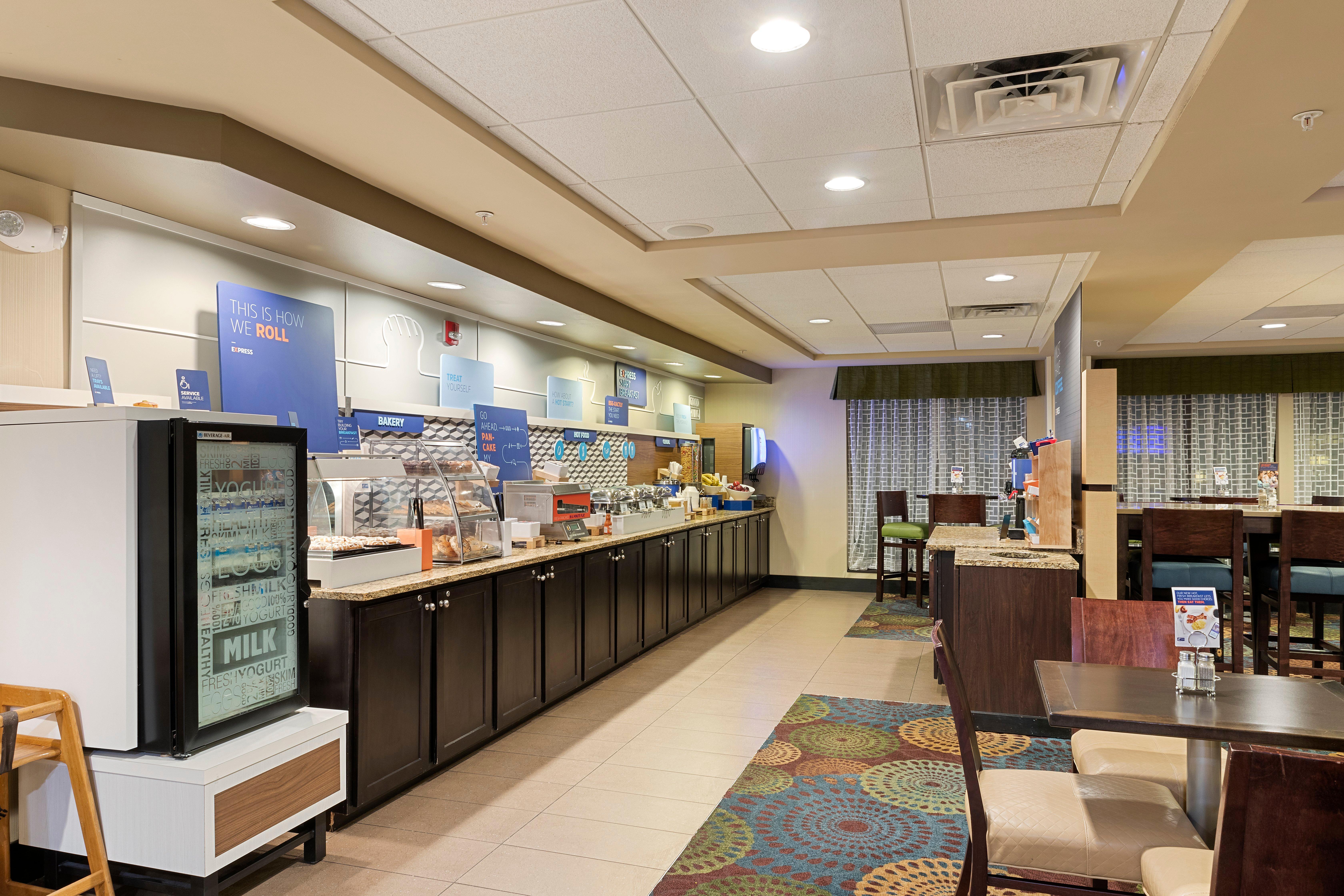 Holiday Inn Express Bloomington West By Ihg Exterior foto