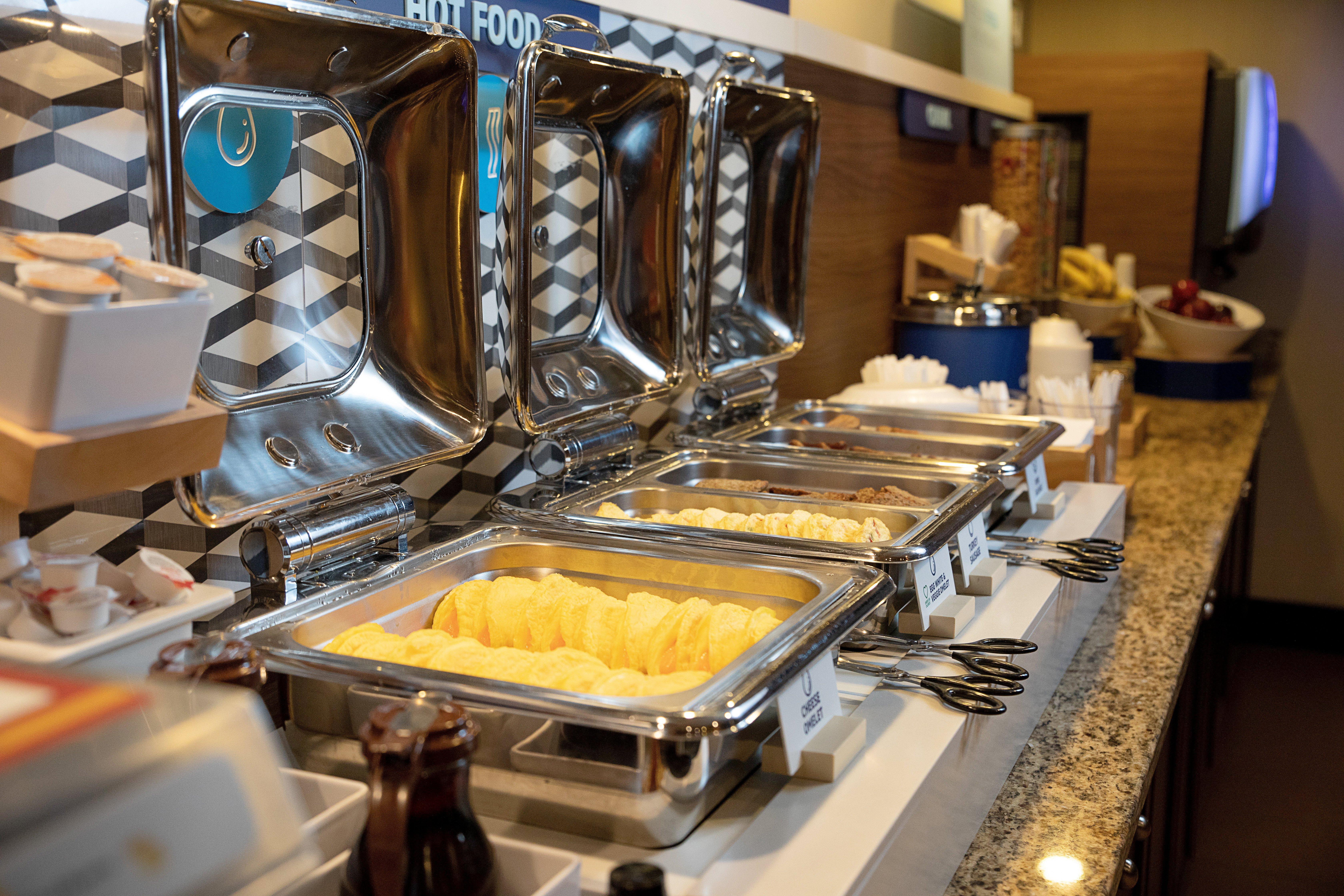 Holiday Inn Express Bloomington West By Ihg Exterior foto